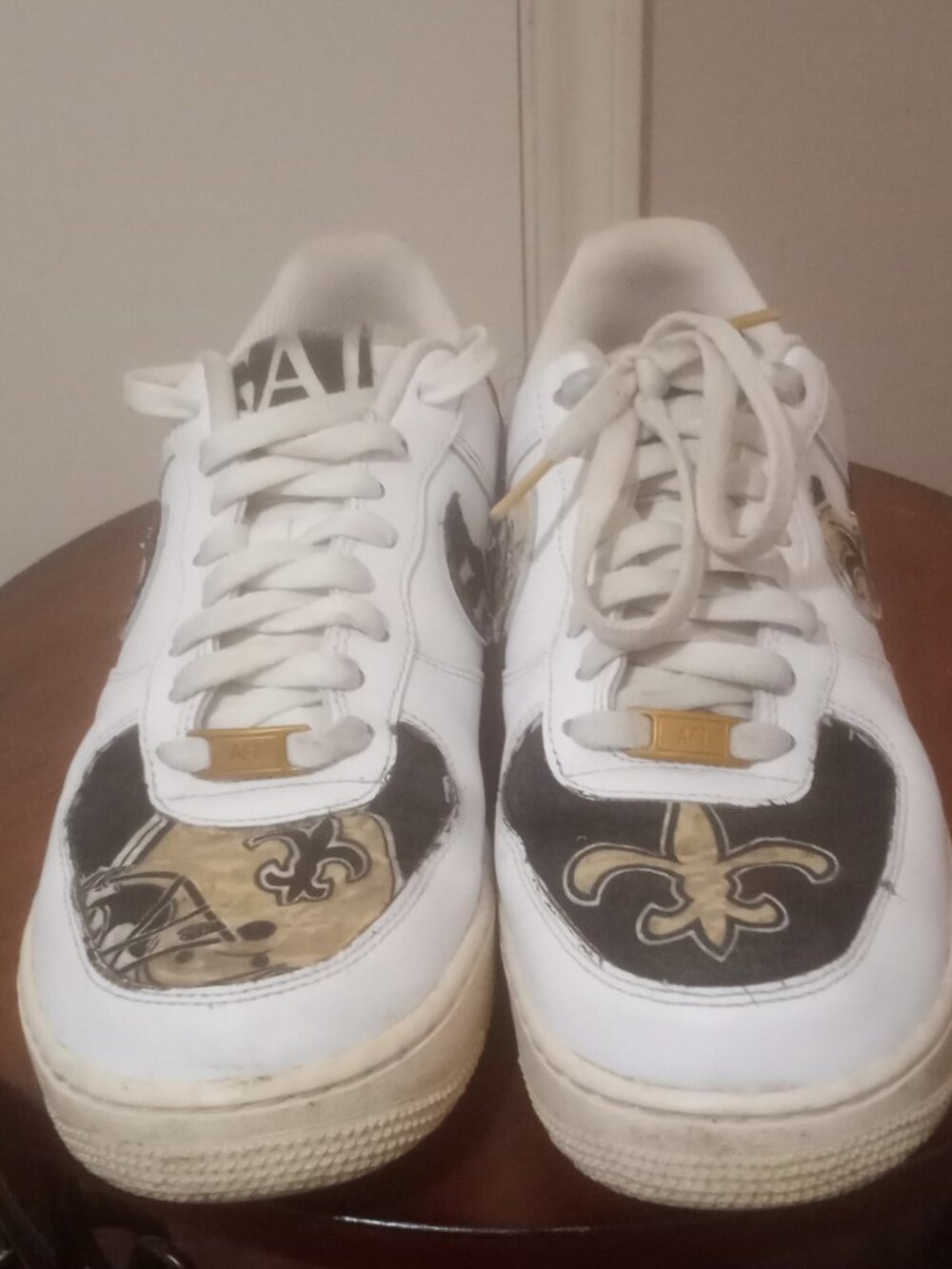 Mens Nike Air Force One 07 New Orleans Saints NFL White Leather Size 9.5 Tennis - Picture 5 of 12